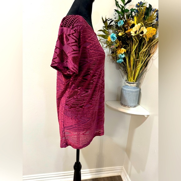 Hannah Sheer Burgundy short sleeve soft feel Top - Size Medium - Picture 5 of 7